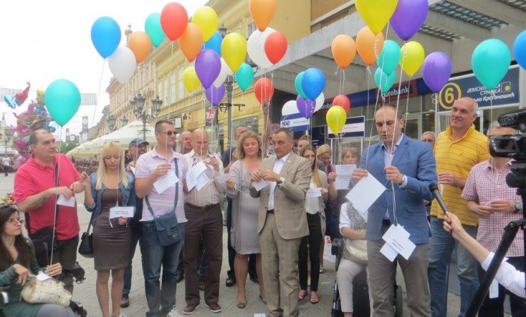 Novi Sad: Pedeset Vučićevih lažnih obećanja odletelo u vazduh (VIDEO)