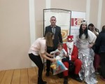 Novogodišnji paketići i veliko srce: Odbornik NOVE u Šapcu Jerinić obradovao 70 mališana sa smetnjama u razvoju