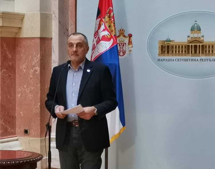Živković u Parlamentu: Režim kafanizacijom Srbije zataškava afere